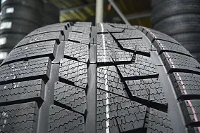 265/65 R17 112T ROYALWINTER UHP, ROYAL BLACK